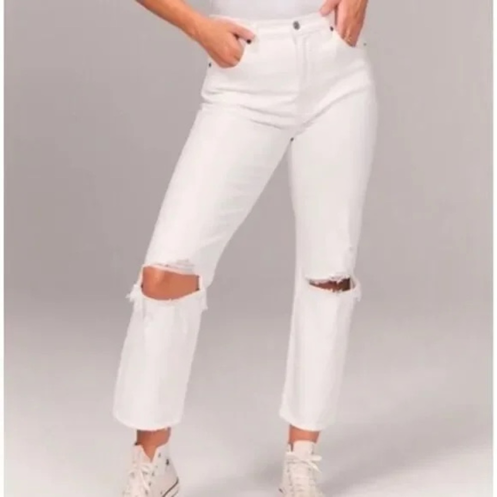 Abercrombie and Fitch Ankle Straight Ultra High Rise - 28R